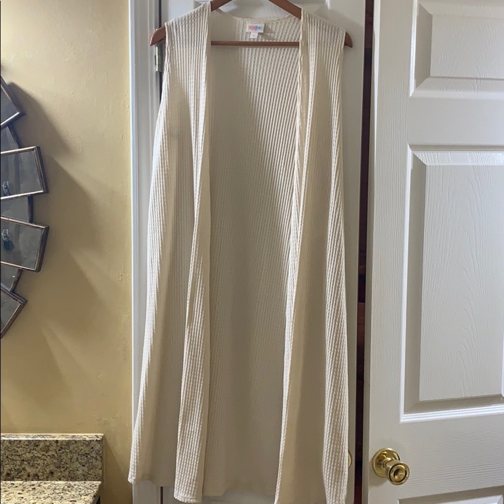 Sleeveless cardigan